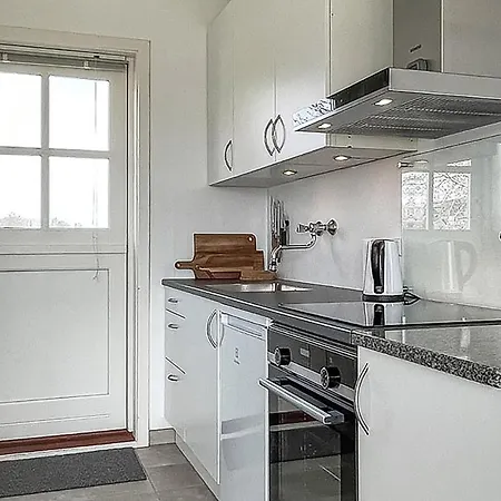 Amazing In With 1 Bedrooms, Wifi And Outdoor Swimming Pool Апартаменты Аллинге